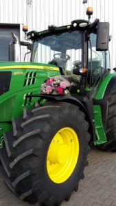 John Deere 6155R (1)