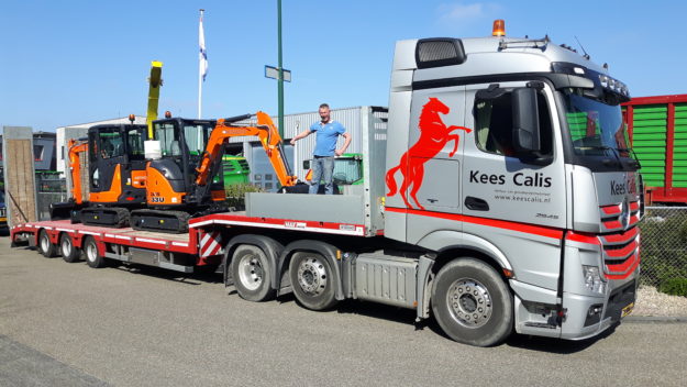 Hitachi ZX33U-5 calis (4)