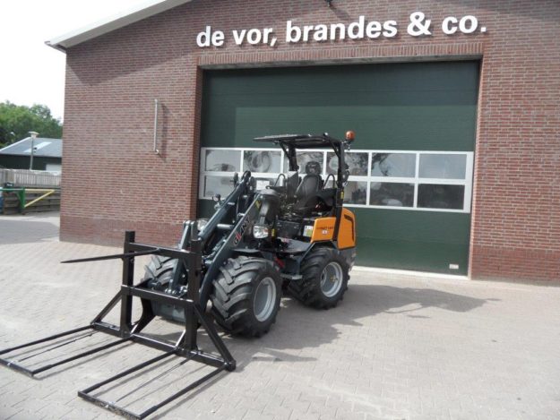 Giant V452THD (1)