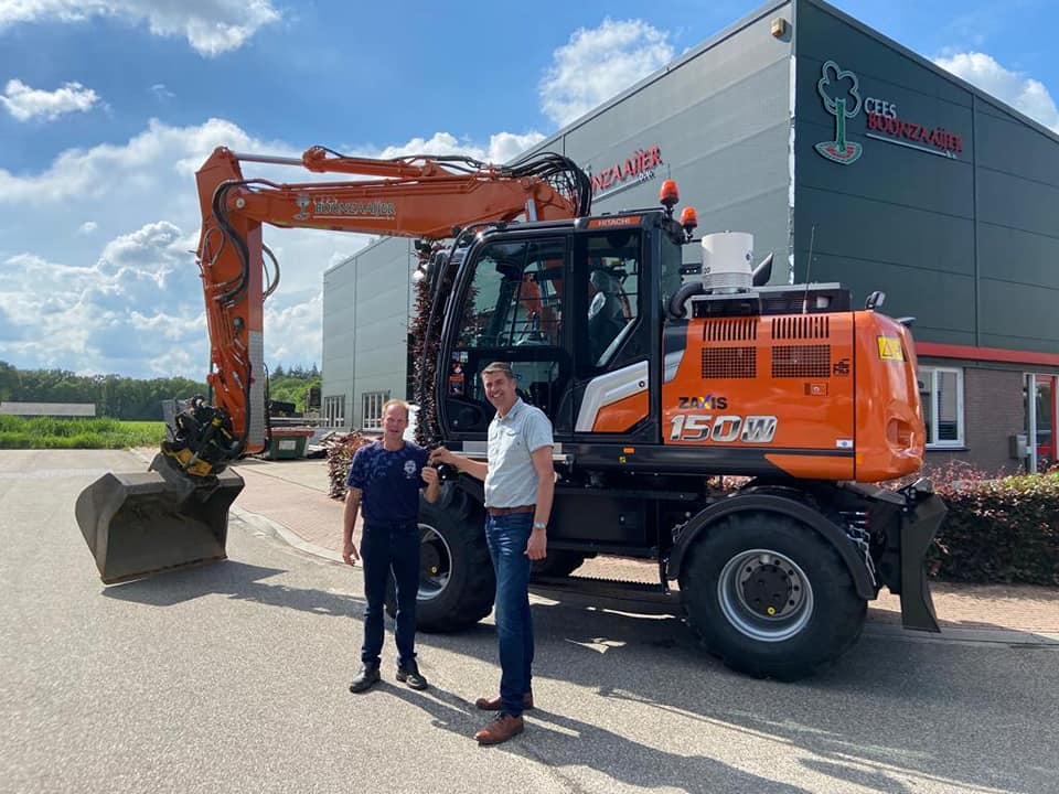 tragedie Volwassen team Een nieuwe Hitachi Construction Nederland ZX150WT-7 voor Cees Boonzaaijer  B.V. - De Vor, Brandes